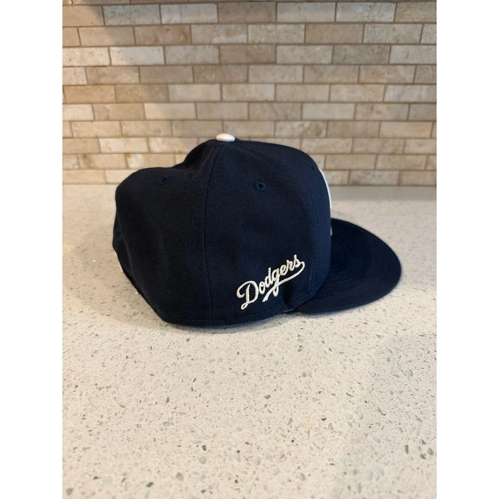 Los Angeles Dodgers Navy Blue New Era 59FIFTY Fitted Hat LA Script Speckled Cap